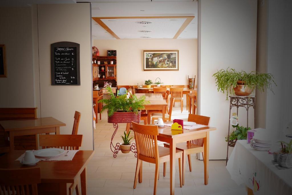 Auberge Aux Deux Sapins Montricher Zewnętrze zdjęcie